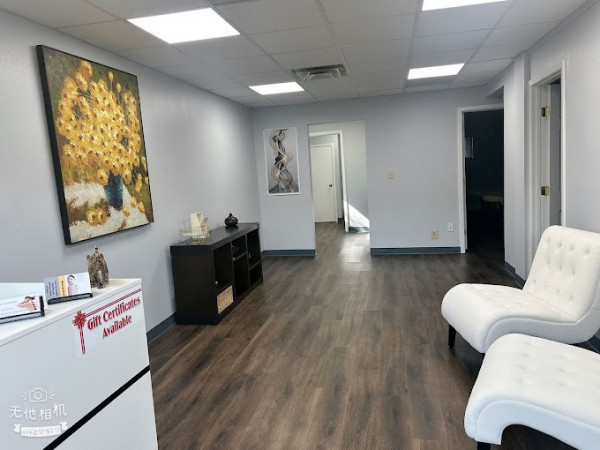 Slide image 1 of 2 for massage-studio