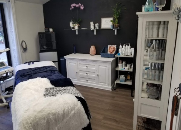 Slide image 1 of 1 for clearly-beautiful-skin-and-acne-clinic