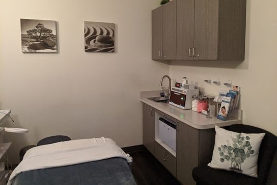 image for Hand & Stone Massage and Facial Spa - Hamilton Crossings