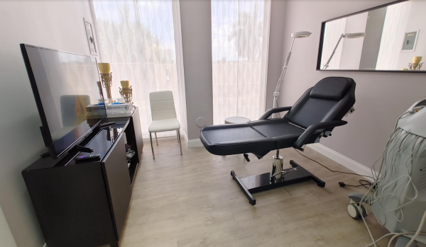 Slide image 3 of 4 for vip-aesthetic-center