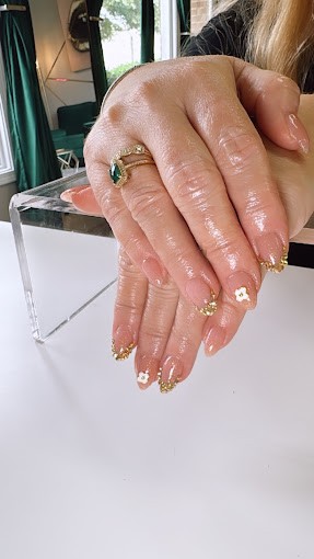 Slide image 6 of 7 for mod-esthetics