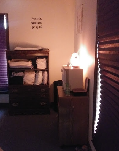 Slide image 2 of 2 for massageepic