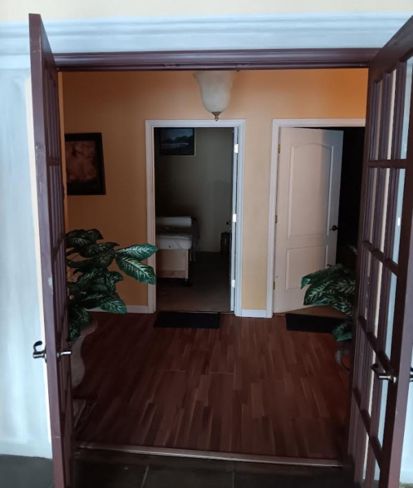 Slide image 4 of 6 for epicenter-wellness