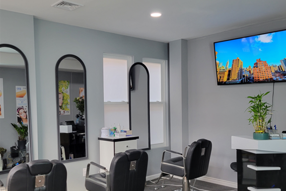 Slide image 6 of 6 for leau-salon-spa