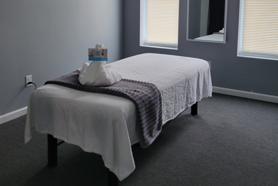 Slide image 4 of 6 for leau-salon-spa