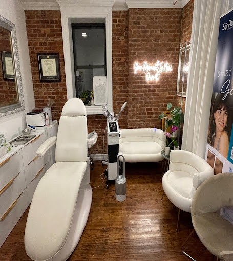 image for JLoo Beauty Experts