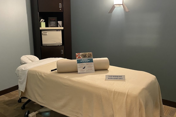 Slide image 2 of 4 for massageluxe-lake-st-louis