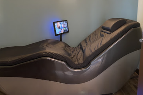 Slide image 3 of 4 for massageluxe-lake-st-louis