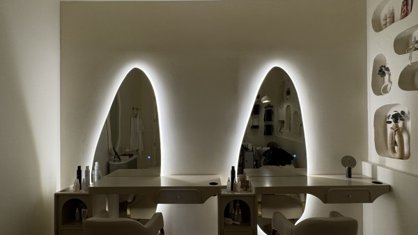 Slide image 1 of 6 for chita-beauty