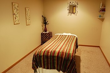 Slide image 4 of 6 for healing-palms-spa