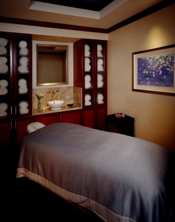 Slide image 4 of 6 for the-sisley-spa-at-the-ritz-carlton