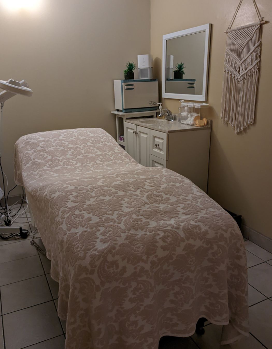 The Massage Therapy Center, los angeles, 90025, California, massage, facial, hot stone massage, spa, post op massage, skin care, Therapeutic Massage