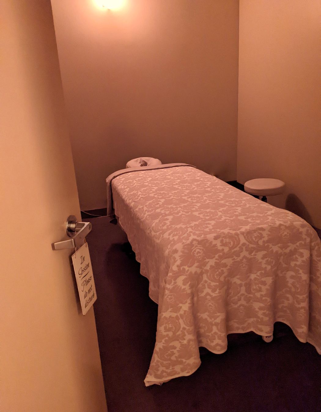 The Massage Therapy Center, los angeles, 90025, California, massage, facial, hot stone massage, spa, wellness, Shiatsu, Deep Tissue, Swedish, Lomi Lomi, Reflexology, muscle streching